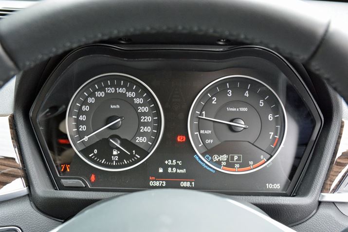 2�A�̃��[�^�[�Ƃ��̃f�U�C�����܂�BMW�ɋ��ʂ��郂�`�[�t�Ƃ�����