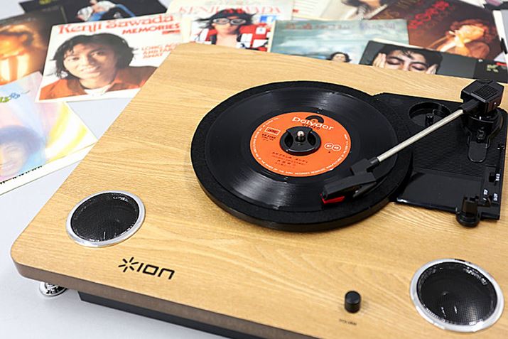 VR؂gpgY܂ڂЂuArchive LPvB{̃TCÝA406ij×88ij×360isjmmBdʂ͖2.7kgBrÕTCh{[h⎩̊ɂyɐݒułTCY