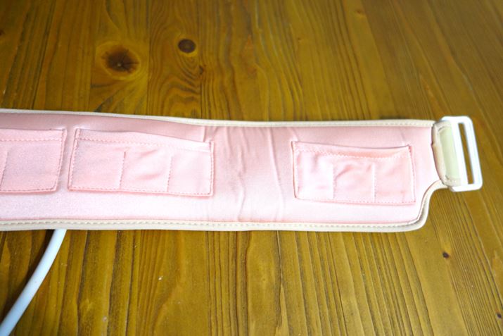 ���߂��݂ɂ͍��E3��������6�����̃|�P�b�g��p�ӂ��Ă���