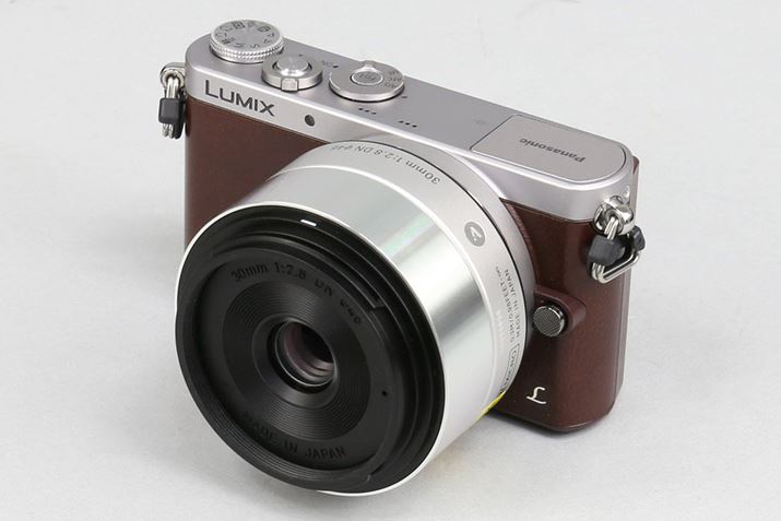 30mm F2.8 DN�i�V���o�[�j�B�{�f�B��LUMIX GM1S�i�u���E���j