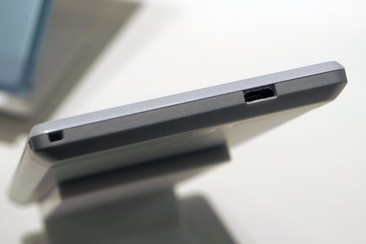 USB|[g̓LbvXBZ̐݌vƂƂAϏՌMIL-STD-810GAIPX5/8̖hdlAIP5X̖hodlNAĂ