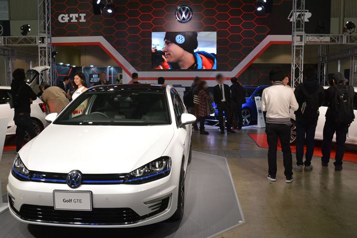 I[gToWƂȂtHNX[Q́AStV[YCɓW