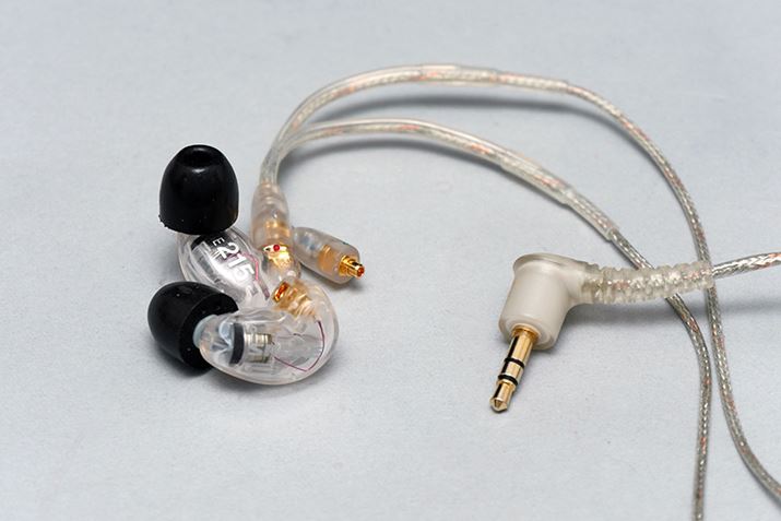 ShureSE215BJ[oG[V͂Ȃ