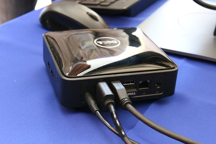 fo͂DisplayPortHDMIo̓|[g𓋍ڂĂAfAfBXvC\zł