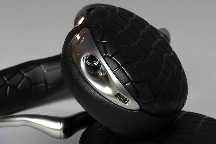 microUSB|[gƃwbhz[q𓋍ڂĂB