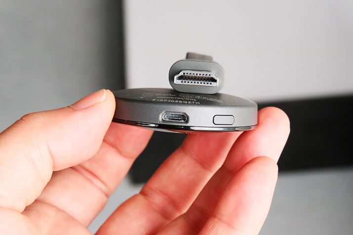 Micro USB�[�q�͋��d�ɗ��p����