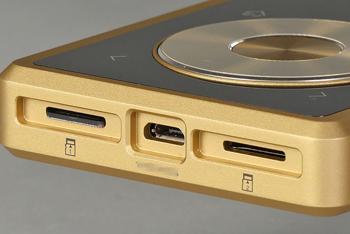 microSDJ[hXbg2BCWFNg₷悤ɑłJ[hSgBȂ悤ɂȂĂiJ[h̑}ӂڂ܂Ă{̂͂ݏoȂj