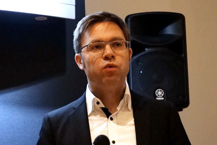 hCc̗jfUCYellow design gmbh̑\𖱂߂ALT_[EVbO