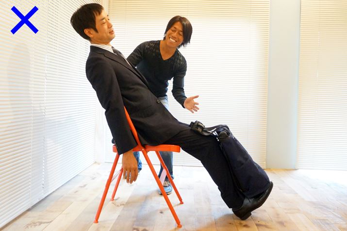 𓊂oԂł̓JȍdAXlɏĂ܂