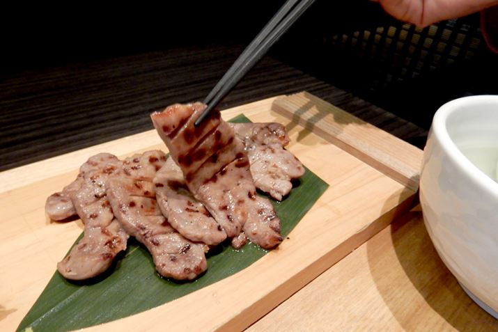 ��䖼���ƌ����΋��^���B�ŋ߂ł́A�����ł������������^����H�ׂ��邨�X�������Ă��܂�