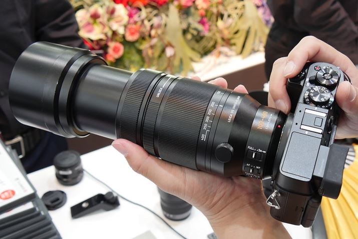 uLEICA DG VARIO-ELMAR 100-400mm/F4.0-6.3vBY[bNO𓋍ڂĂ