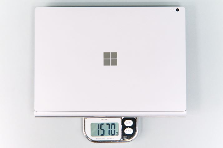 ���񎎂���GPU���ڃ��f���̏d�ʂ͎�����1570g�������i���̒l�͖�1579g�j