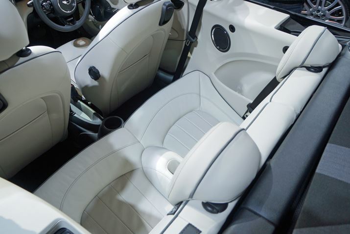 ��Ȃ̋��Z�������P���Ă���A��l4�l��������ƍ��邾���̃X�y�[�X���m�ۂ���Ă���