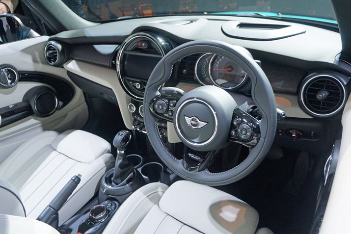 ��{�I�Ƀn�[�g�g�b�v���f������C���e���A�̕ύX�͂Ȃ�