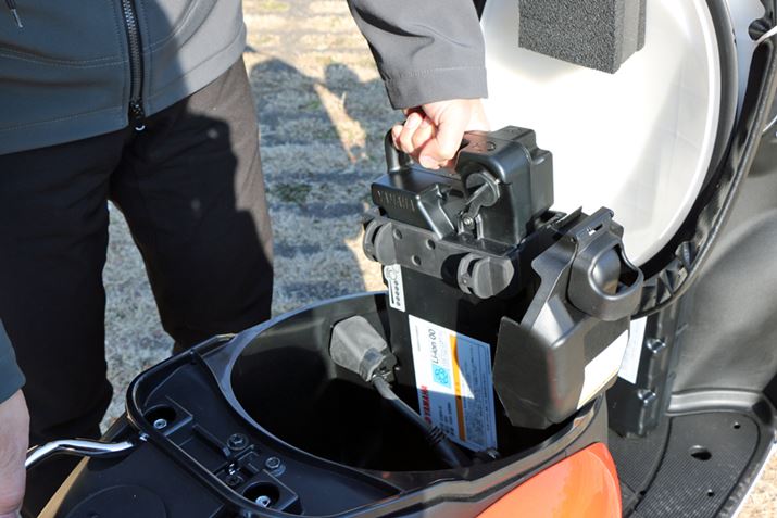 obe[OāAŏ[dł͕̂֗Bdʂ6kgȂ̂ŁA^тقǋɂ͂ȂȂ