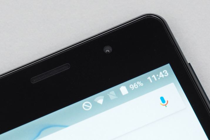 fBXvC͂ރt[킸ɗNĂAʂی삵ĂBȂLEDCWP[^[͂Ȃ