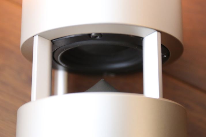 ǂ̒50mmãE[n[𓋍ځBtN^[ŊgU