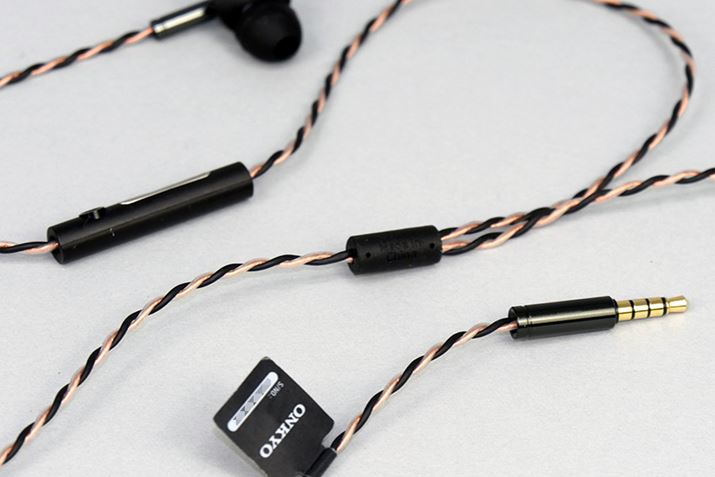 cCXgP[u̗pAЕ̓V[X[ƂȂĂBRlN^[̓Xg[g^