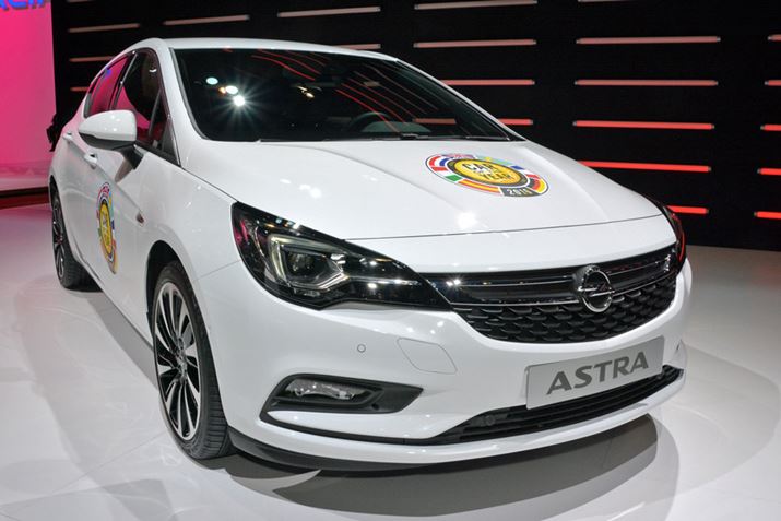 Iỹu[Xł͉BJ[IuUC[l̃AXgׂēWĂ