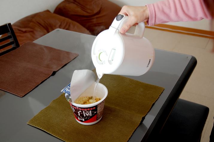 bqJ[[̓eʂ117gB𒍂3҂Ă΂łł