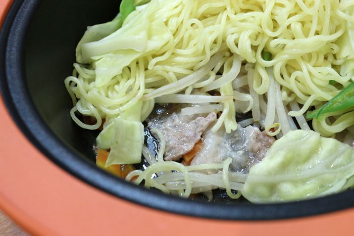 ؓgp߉΂̒ʂ肪CɂȂA\ɉMĂ悤