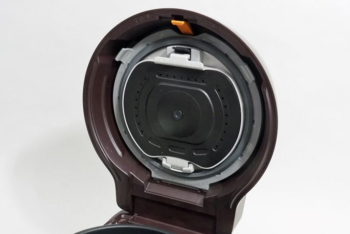 WɂYR[fBO{Ă邽߁A㉺EĂɉԊO