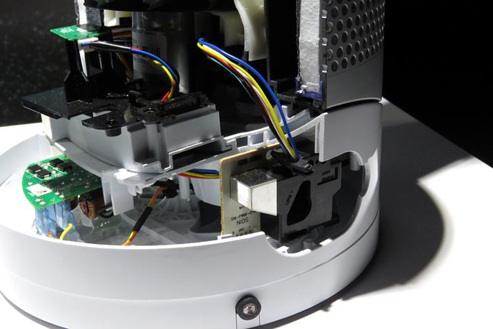 zRƃjICmVڂ̃ZT[́A{̉ɑiʐ^̓Jbgfj