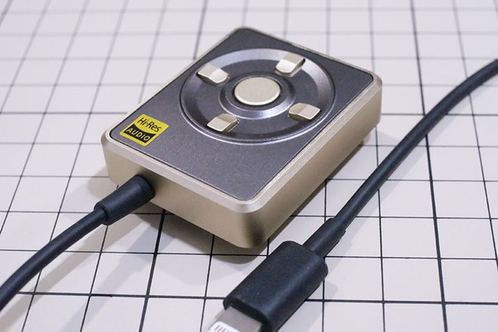 P̎ʐ^łLightning[qƂ̔rł̏킩͂B➑̂̎dグꂢ