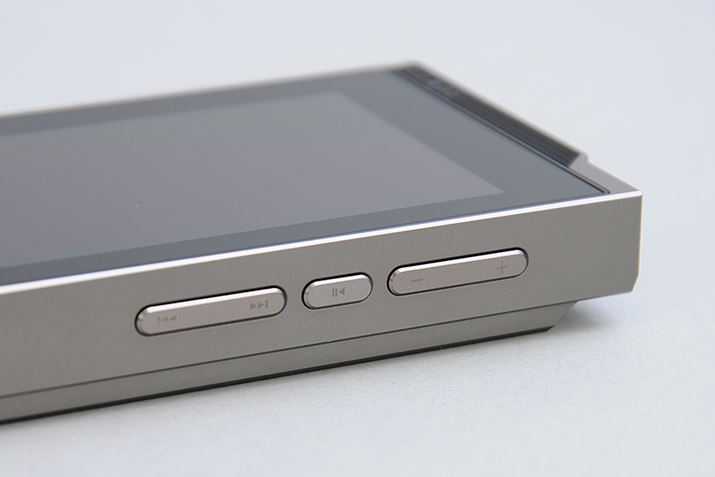 Ȃ̍Đ/ꎞ~ȑ/߂\ȃ{^ނ͉EʂɏW܂ĂAЎő삵₷