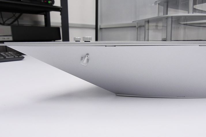 �D��ɂ̓C�J�������������ȂǁA�ו��܂ōČ�����Ă���