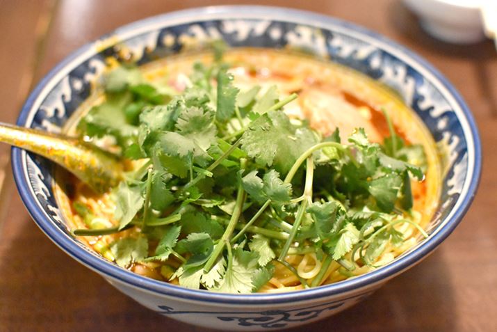 �g�b�s���O�̃p�N�`�[���悹�āA�p�N�`�[�g�}�V�}�V�h�̏�Ԃ�