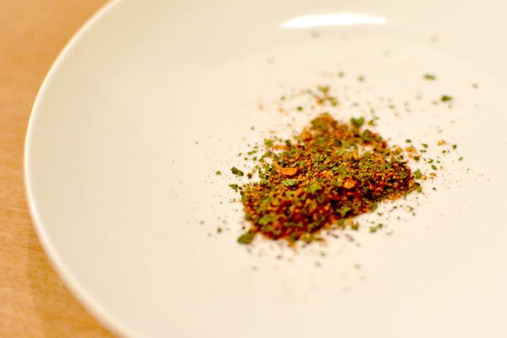 ���₭�̑܂��J���Ă݂�ƁA���΂����X�p�C�X�������Ă��܂���