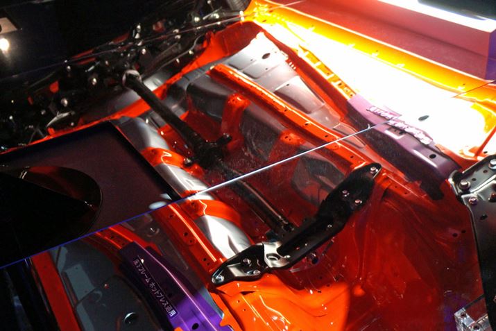 �`���̎l�֋쓮�iAWD�j�͂������p�������B���S���̂��鑖��͐V�^�ł����҂ł�������