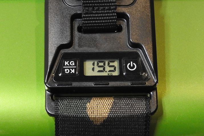 n19.5kgƕ\ꂽB̃XP[̌덷dʂ±2ł邩0.1kĝ͋e͈͂