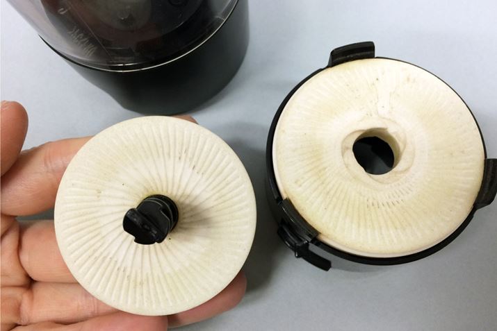 �����������ɂ���2�̃Z���~�b�N���̉P�ŁA���t���ׂ����҂��ĕ������ɂ��遦�g�p�i�̂��ߕϐF���Ă��܂�