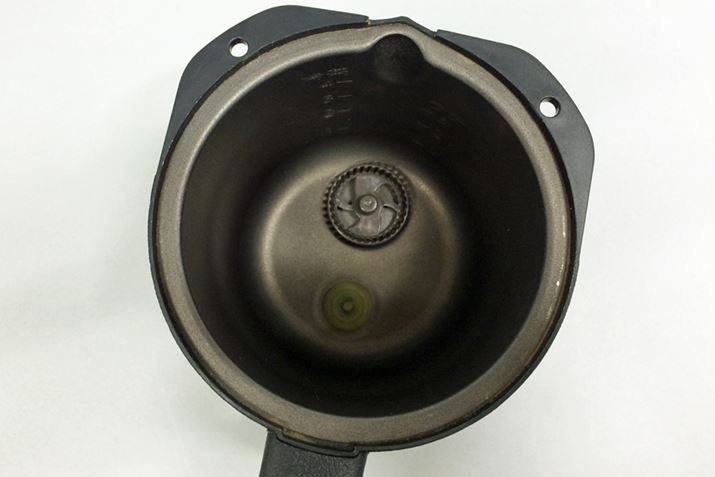 �u�����e��v�ɂ́A�������������邽�߂̉H�𓋍ځB��⤂��g���ē_�Ă�悤�ɁA�Ă��˂��ɂ���������