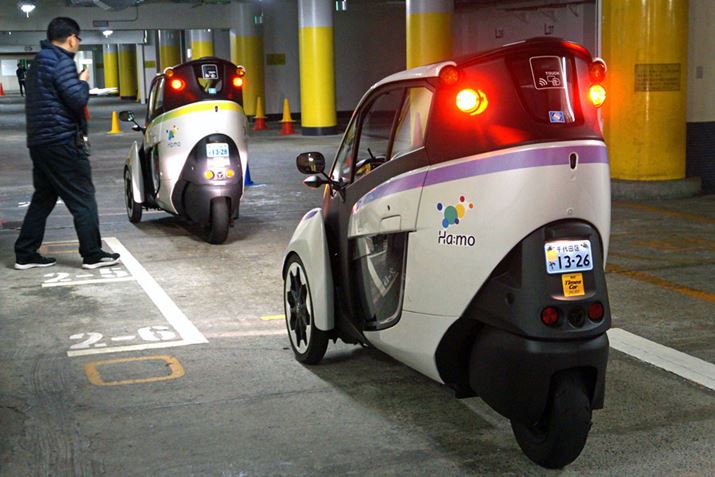 ԂɂuKAw̐擱i-ROAĎɏ]Ȃ烁j[i߂