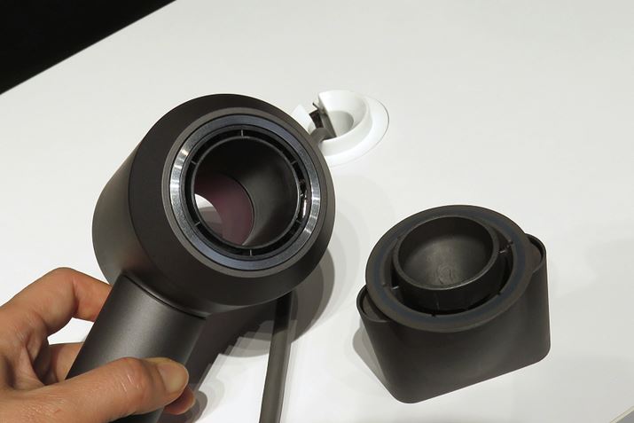 mY̒E̓}OlbgɂȂĂ̂ŁAtւłȂς̂N