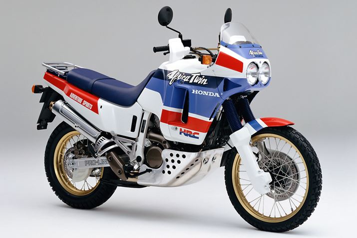 �����[�}�V���̃C���[�W�𓥏P�����f�U�C���ő����̐l�𖣗����������^�́uXRV650�v