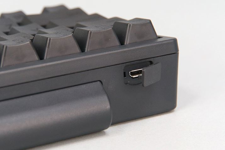 microUSB|[gɃoCobe[ڑĎgƂ\