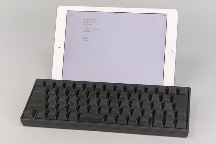 9.7C`iPad ProƑgݍ킹ĎgĂ݂AgꂽL[{[hŃ^CsOł͉̂K̂