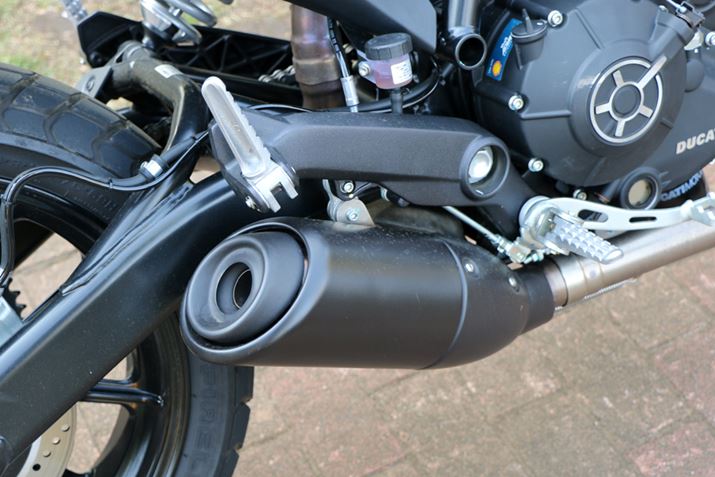 �������\�̍������Ԃ�̃}�t���[�����A��]�����グ��Ǝ��؂�̂����r�C��������̎��ɓ͂�