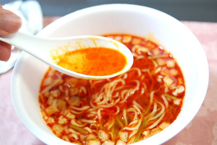 X[v͌ڂ^ԂŁAƂɂhB^}lM̊Â݂肪ł