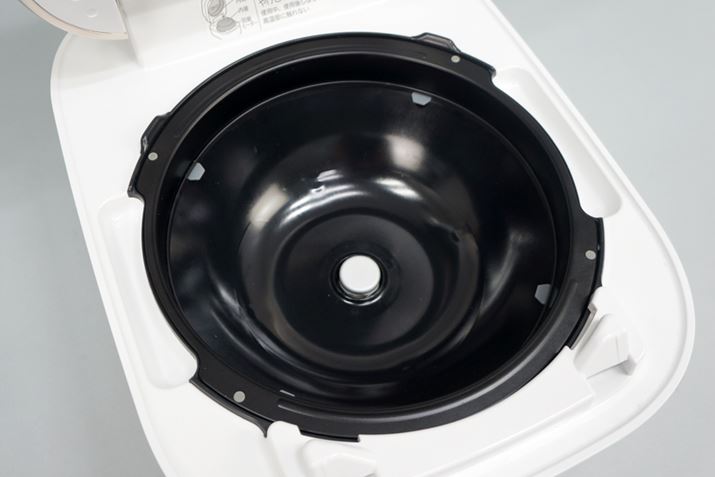 ݍނ悤Ƀq[^[𓋍ځBH̐G镔ɂq[^[zuĂ