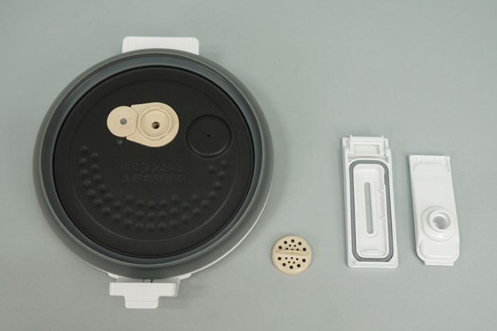 ԂɕtĂtB^[OAC̃P[X͕ĐB􂤃p[ćAꂾ