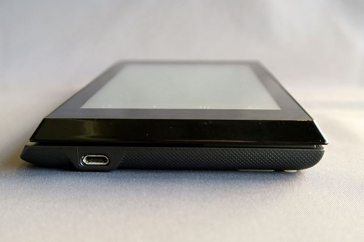 {̉EʂɁA[dɎgmicroUSB|[g