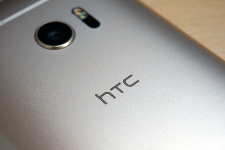 O[ofقڂ̂܂܂̌`œ{sɓBLAfƂĂِ͈F́uHTC 10v