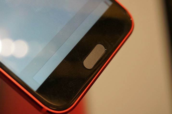 wZT[˂z[{^𒆐SɁAEɂ̓^b`́uobNvƁu^XNv{^zu