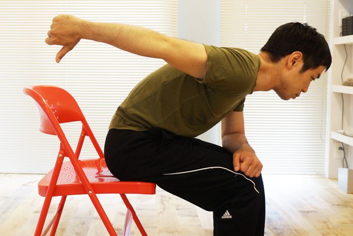 2.OXpۂ܂܁Aグق̕I^ɐL΂BL΂؂炷Ɂu1v̏Ԃ