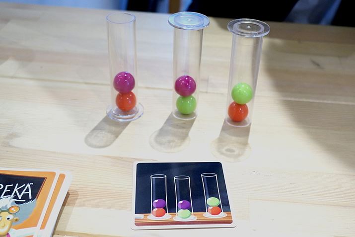 OoJ[hłBǂ͋tłA̐F̏ԂȂOK